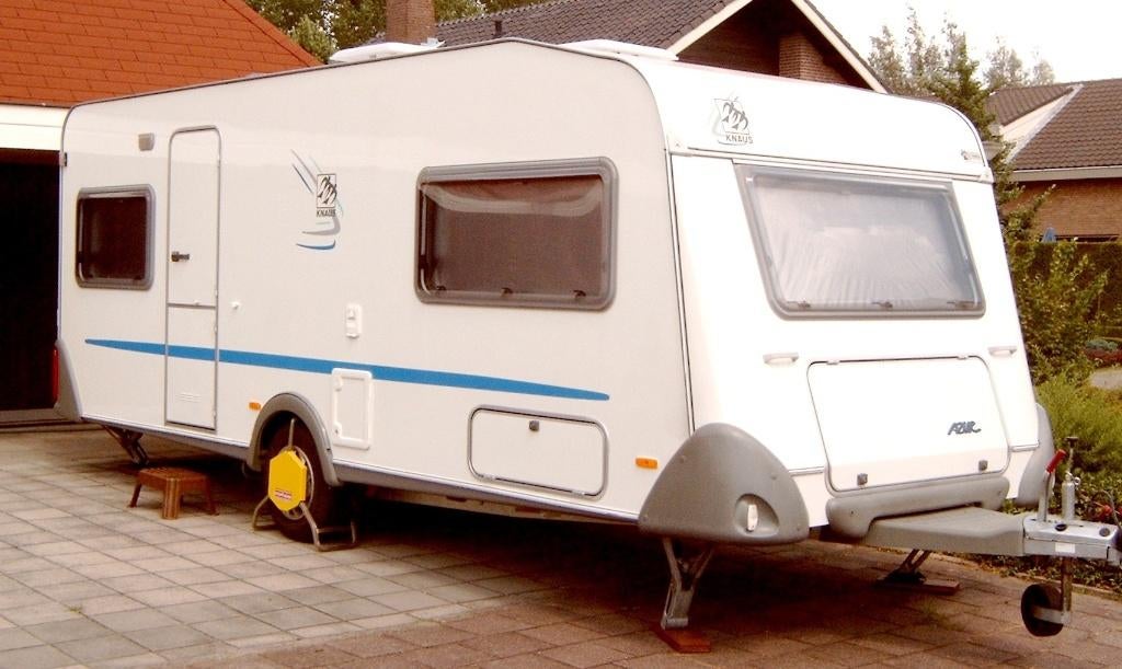 Te koop: Caravan Knaus 550 TL Azur van eerste eigenaar, Caravans en Kamperen, Caravans, Rondzit, Particulier, Schokbreker, 5 tot 6 meter