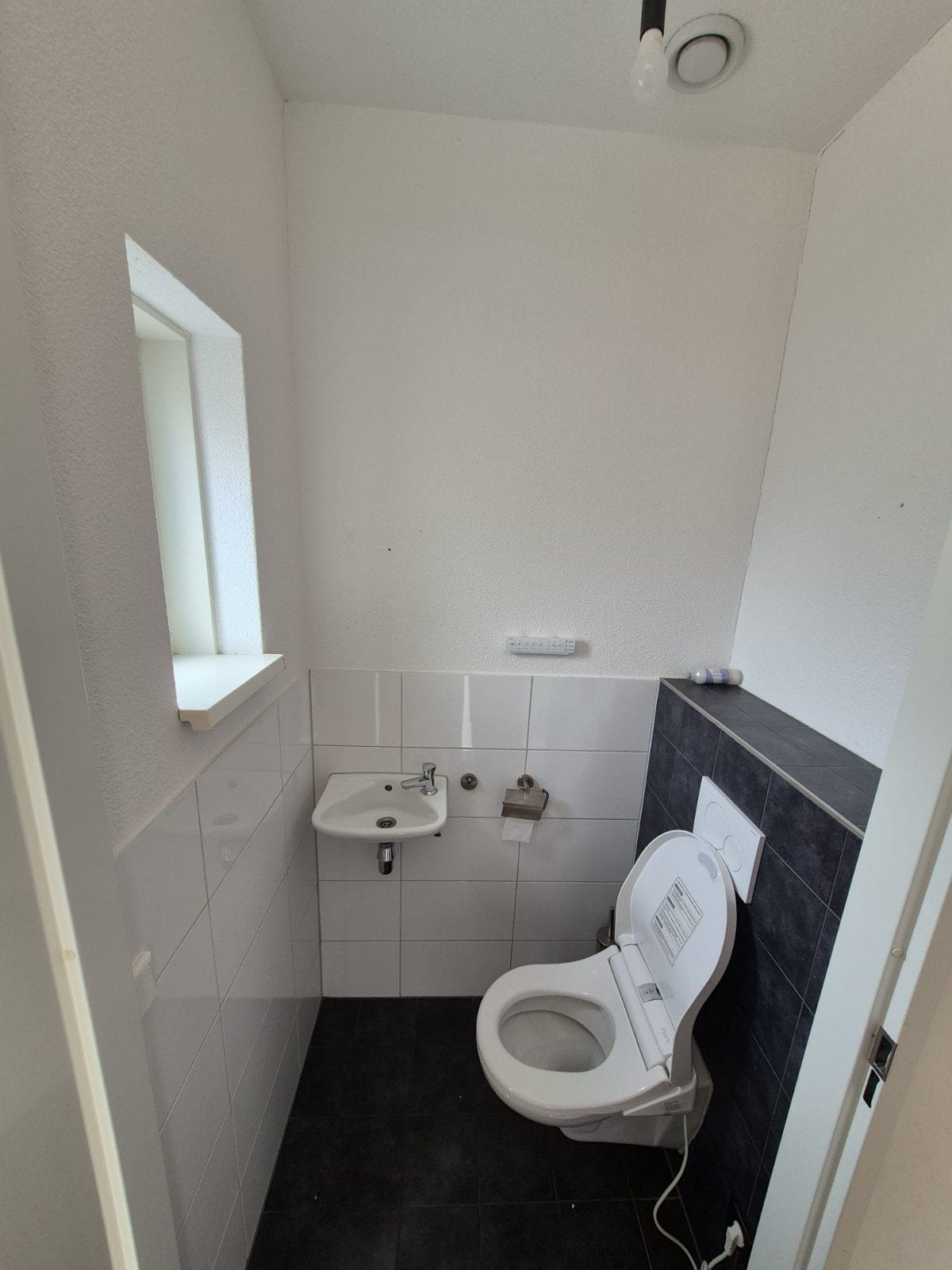 Maro Douche WC DI600 met toiletpot en reserve filter, Doe-het-zelf en Verbouw, Sanitair, Ophalen