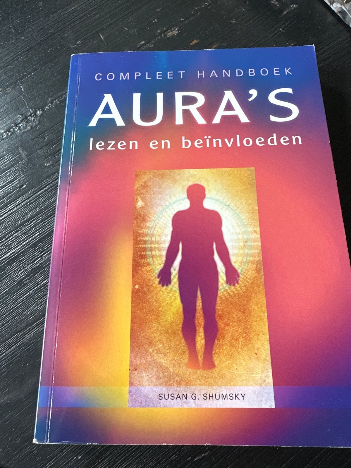 Compleet Handboek Aura's Lezen en Beïnvloeden - Susan G. Shu, Ophalen of Verzenden, Zo goed als nieuw, Spiritualiteit algemeen