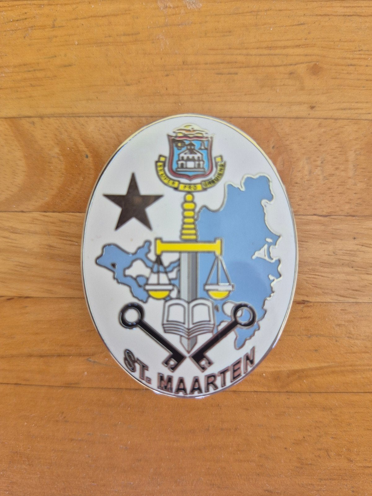 Korpsbrevet Justitie Politie Sint Maarten, Verzamelen, Ophalen of Verzenden, Overige soorten, Overige gebieden, Embleem of Badge