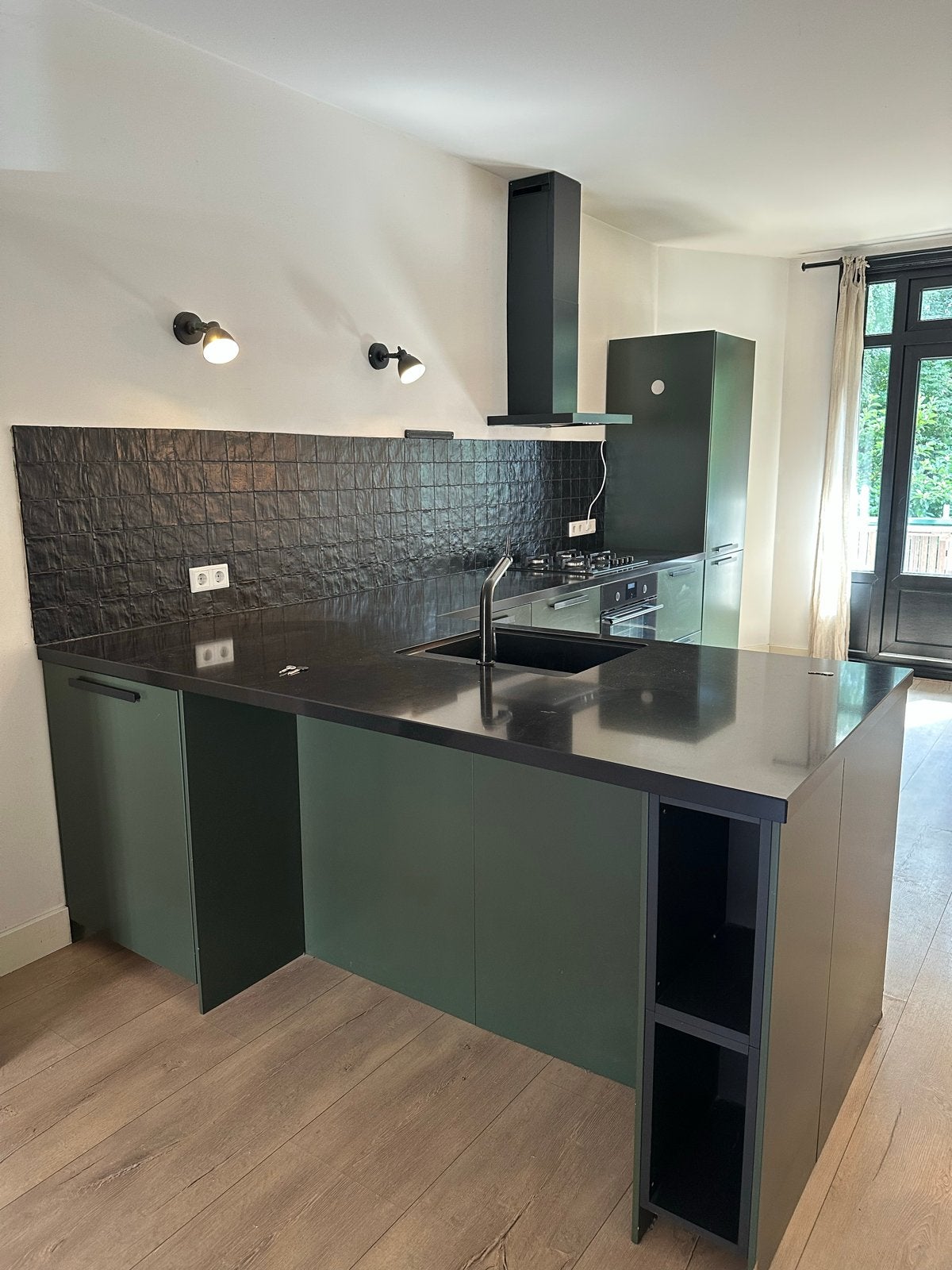 Moderne Groene Keuken met Eiland en ruinte voor Inbouw, Ophalen, Gebruikt, Overige typen, Groen