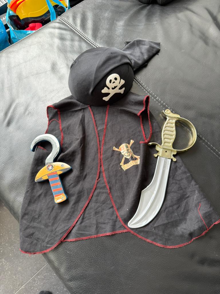 Leuk Piraten Kostuum voor Kinderen - Compleet met Accessoire, Ophalen, Gebruikt, 104 of kleiner, Jongen of Meisje
