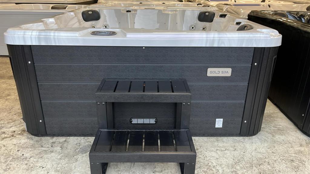 Nieuwe comfortabele 6 persoons Gold Spa Karolina, Ophalen, Zo goed als nieuw, Filter