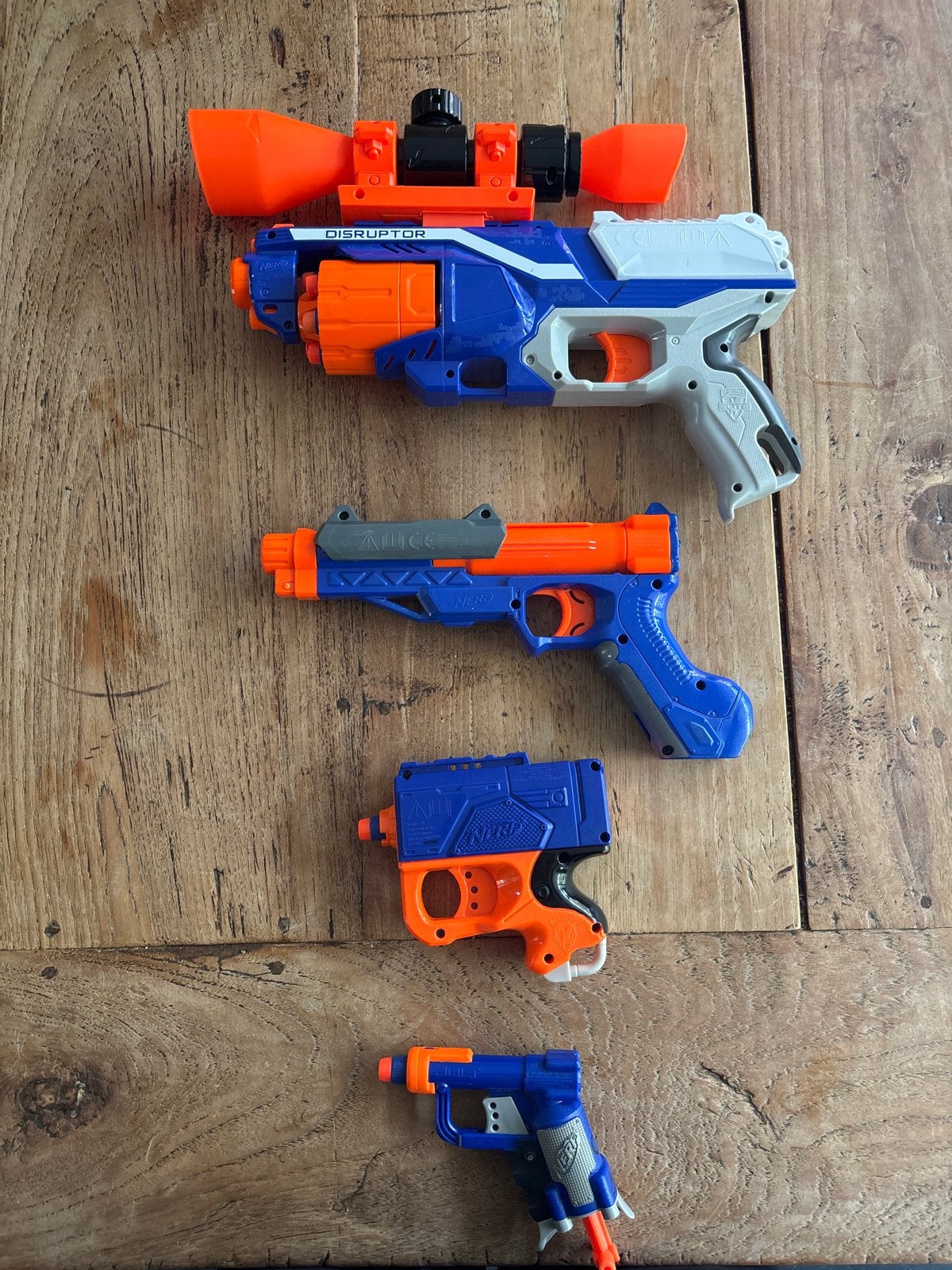 Nerf Disruptor en andere Nerf blasters met 20 pijltjes, Ophalen of Verzenden, Zo goed als nieuw