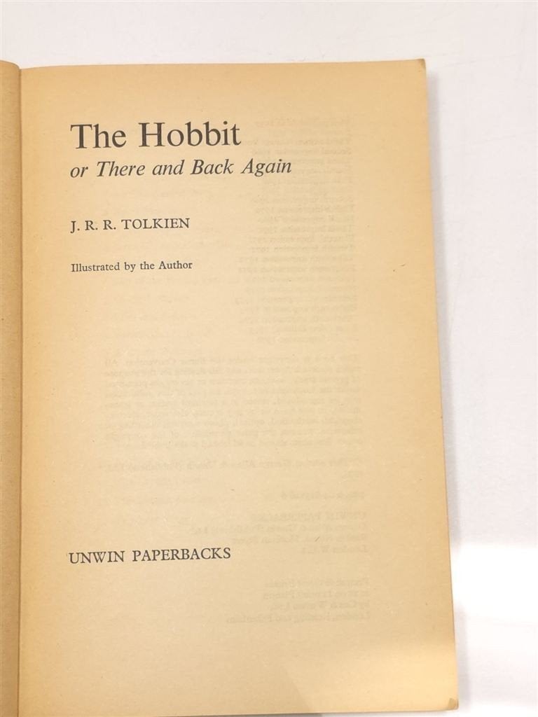 The Hobbit — J.R.R. Tolkien, Vintage 1976 met illustraties, Boeken, Ophalen of Verzenden, Gelezen