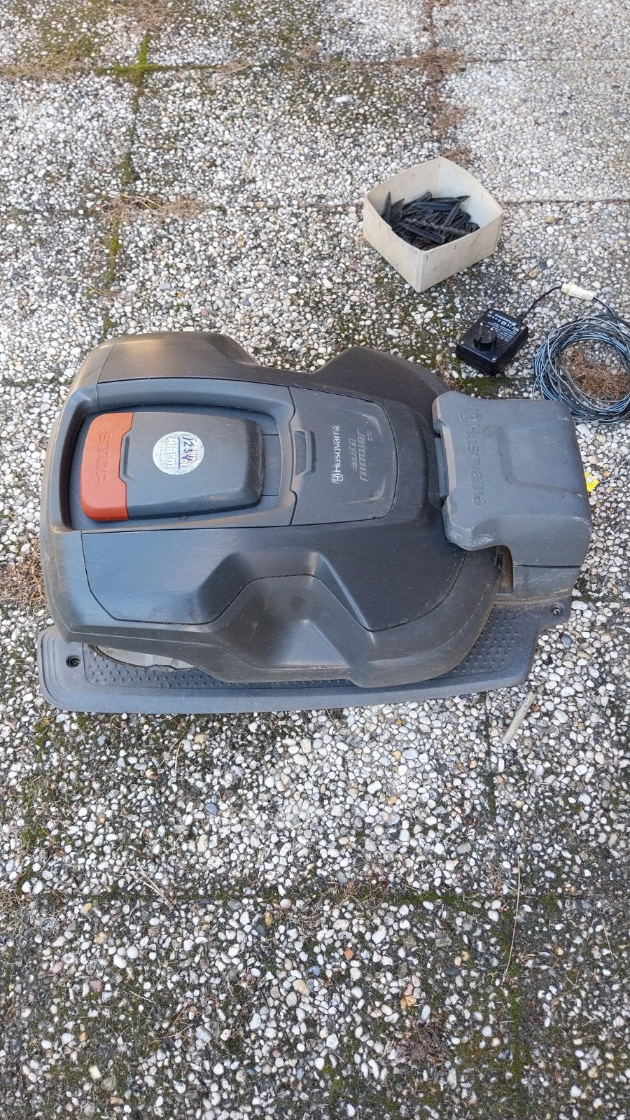 Husqvarna Automower 310 Robotmaaier - Gebruikt, Tuin en Terras, Ophalen, Gebruikt, Accu-grasmaaier, Opvangbak