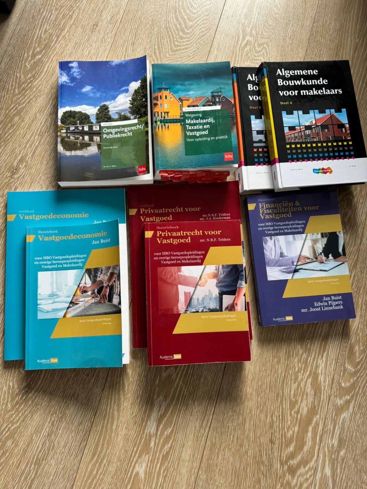 Boeken basisopleiding vastgoeddeskundige svmnivo, Ophalen of Verzenden, Zo goed als nieuw