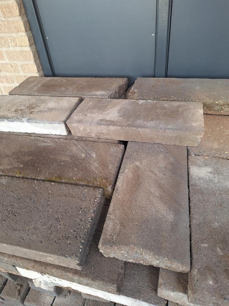 Gratis trottoirbanden / afsluitbanden (heel en half), Tuin en Terras, Tegels en Klinkers, Ophalen, Gebruikt, Overige typen, Minder dan 5 m²