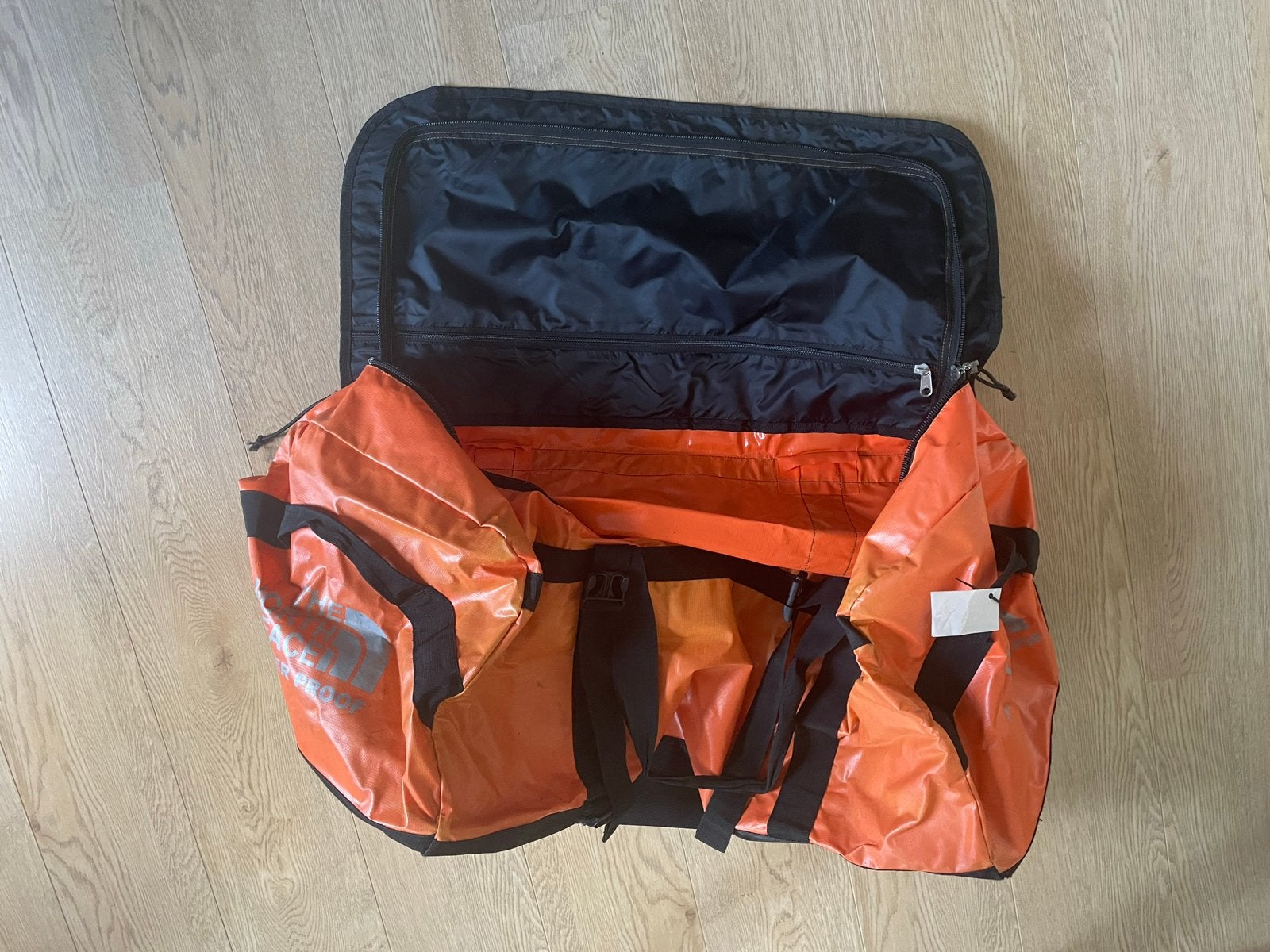 The North Face Waterdichte Reistas - Oranje, Sieraden, Tassen en Uiterlijk, Tassen | Reistassen en Weekendtassen, 30 cm of meer