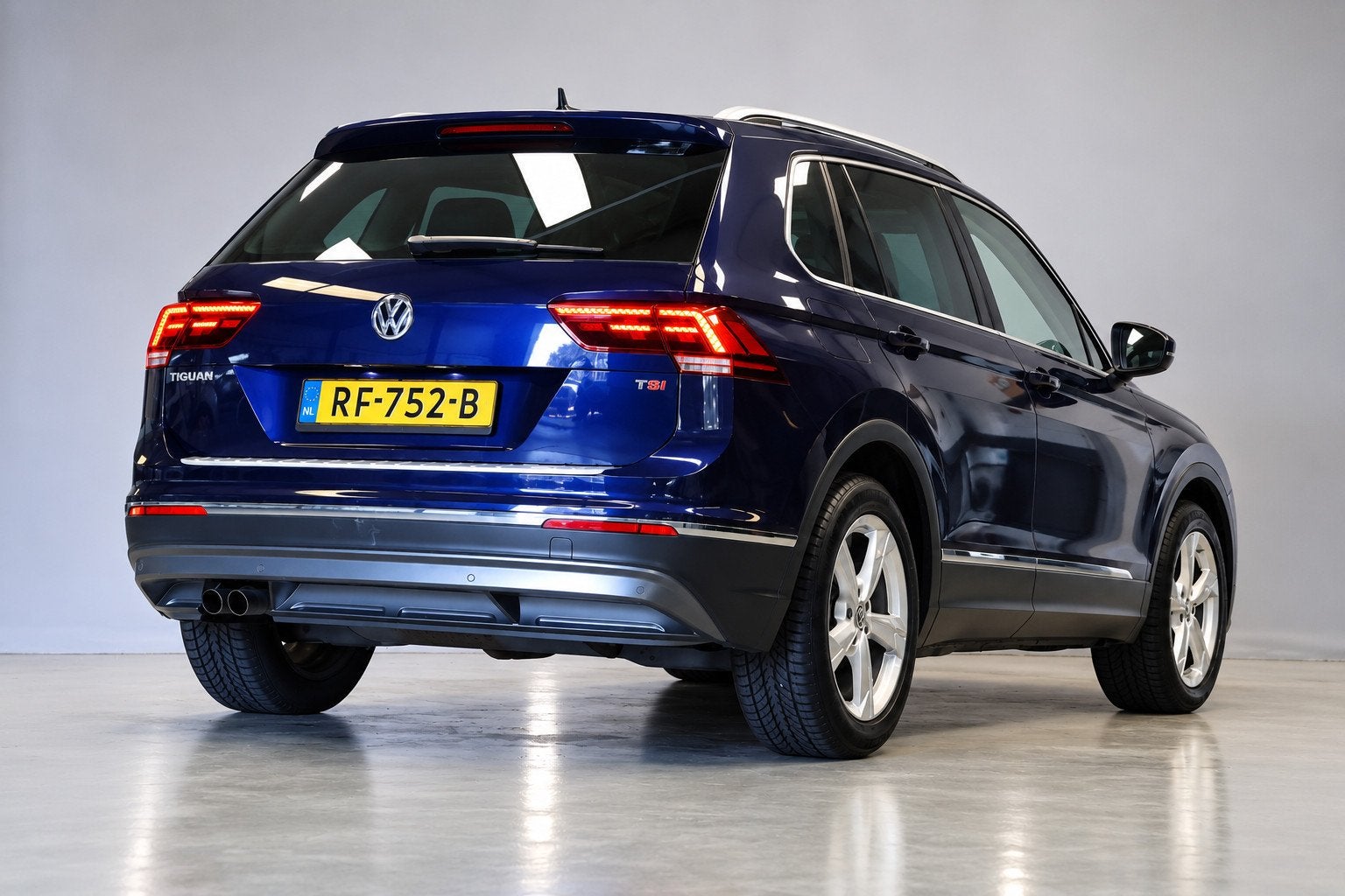 Volkswagen Tiguan 1.4 TSI ACT Highline|Pano|Carplay|Memory, Auto's, 4 cilinders, 150 pk, Blauw, SUV of Terreinwagen