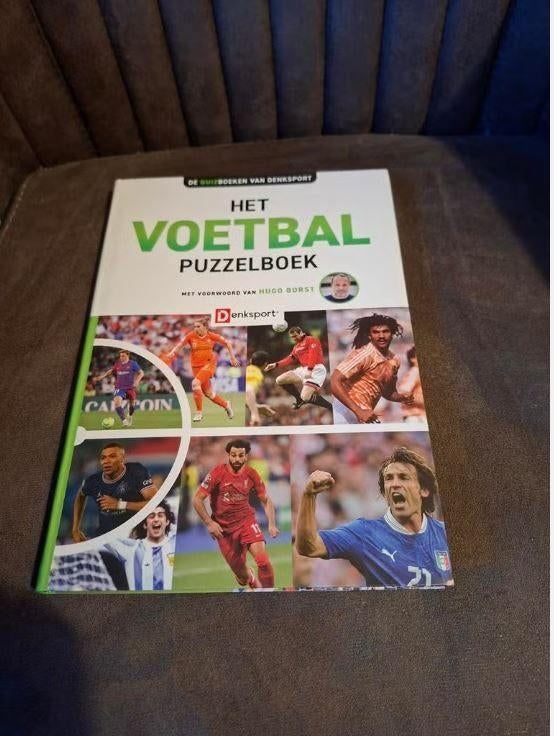 Voetbal Puzzelboek - Denksport, Ophalen of Verzenden, Zo goed als nieuw, Balsport