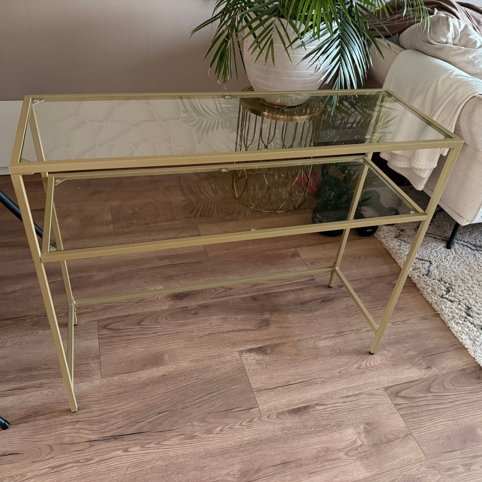 Gouden glazen bijzettafel / sidetable, Huis en Inrichting, Tafels | Sidetables, Ophalen, 50 tot 100 cm, Zo goed als nieuw, 25 tot 50 cm