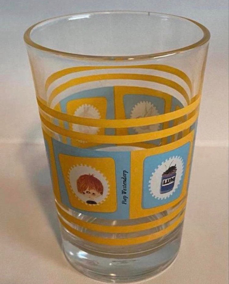 Glas (geel/blauw) met Floddertje & vriendjes. Hoogte 9,5 cm., Verzamelen, Ophalen of Verzenden, Zo goed als nieuw