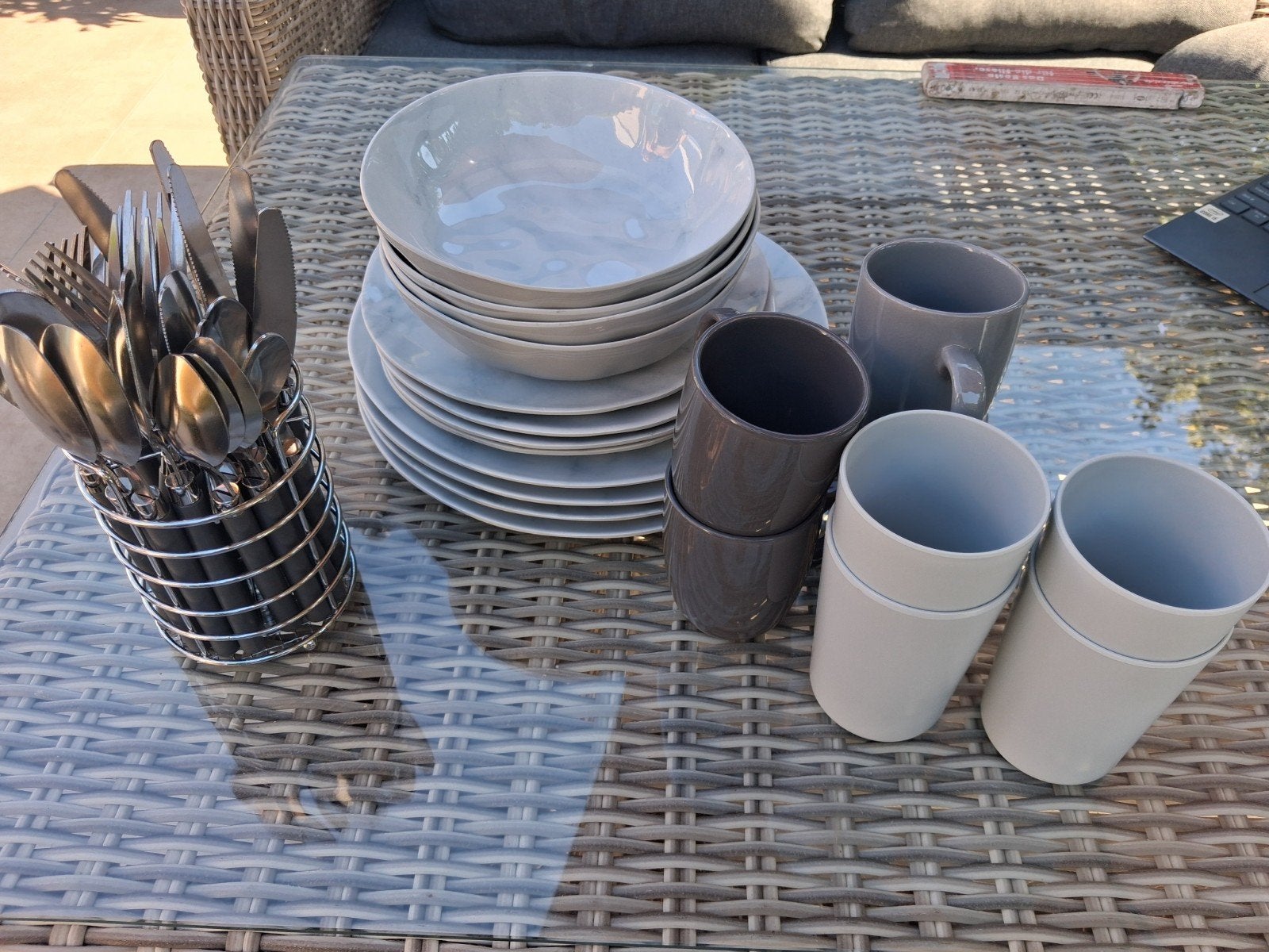 Grijs servies set met marmerlook borden en kommen, Caravans en Kamperen, Ophalen of Verzenden, Gebruikt