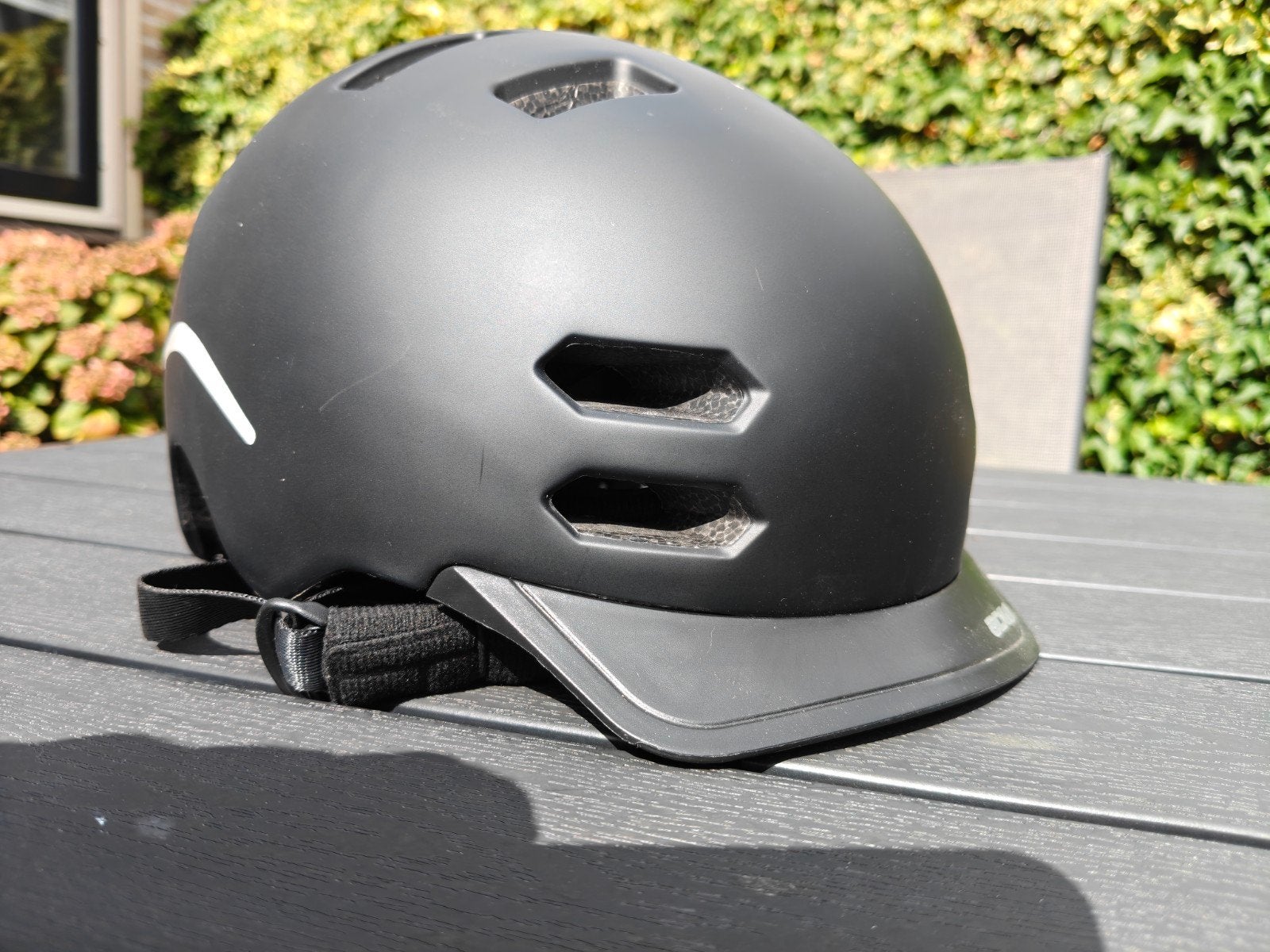 Edge fietshelm - mat zwart - universele maat, Fietsen en Brommers, Fietsaccessoires | Fietshelmen, Edge, M, Ophalen of Verzenden