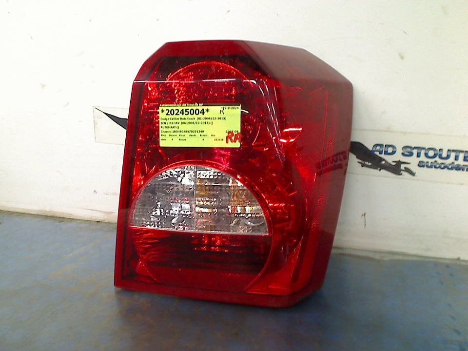 Achterlicht Rechts Dodge Caliber (2006-06/..) 05303752, Auto-onderdelen, Verlichting, Webaccessibility@stellantis.com, Gebruikt
