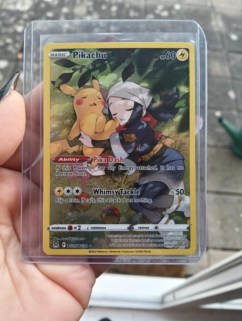 Pikachu (TG05/TG30) Pokémon kaart - Lost Origin, Ophalen, Zo goed als nieuw, Losse kaart