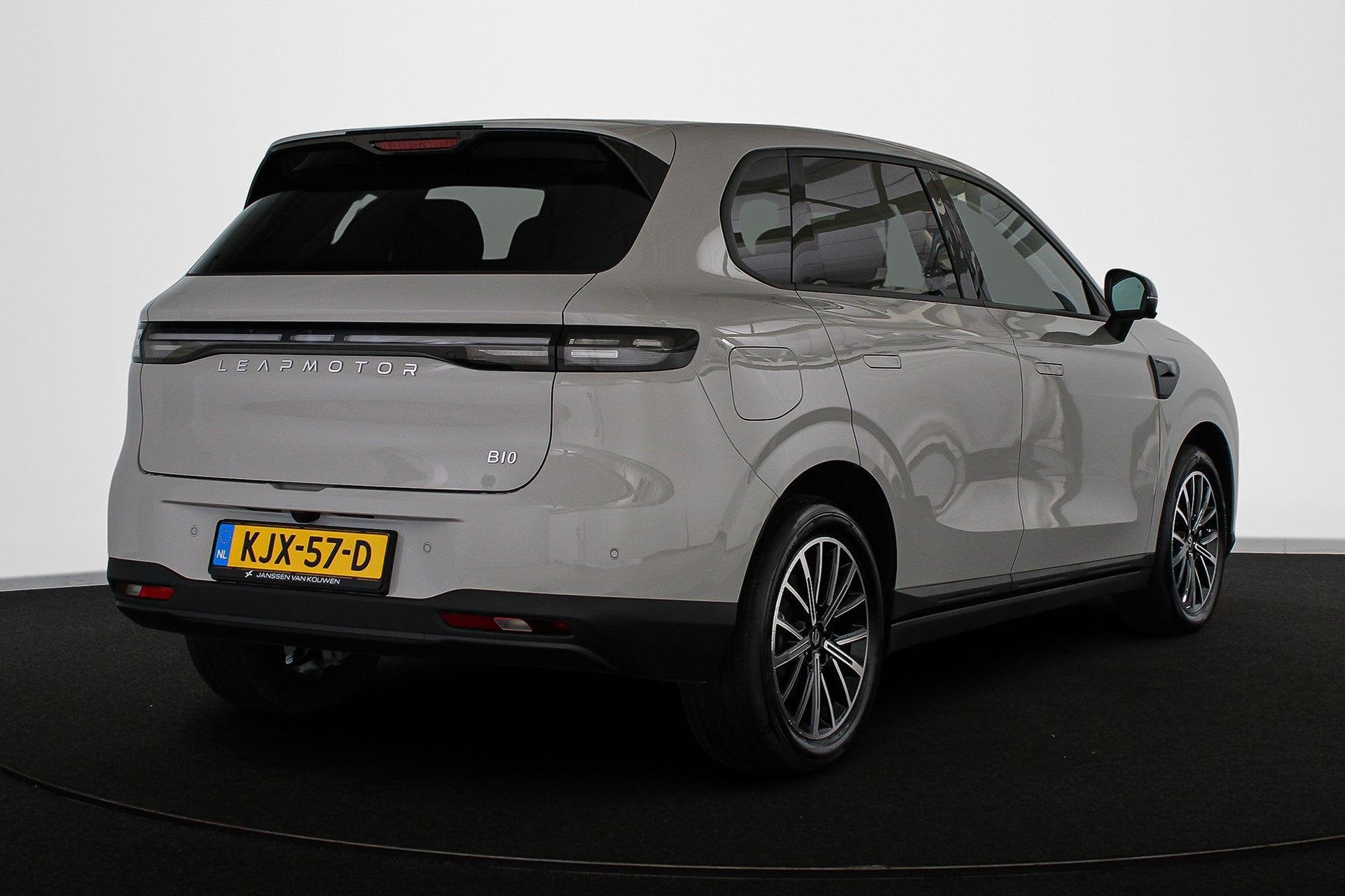 Leapmotor B10 Design Hybrid EV 18.8 kWh Zeer Compleet Leapmo, Auto's, Achterwielaandrijving, 4 cilinders, 1760 kg, Bedrijf