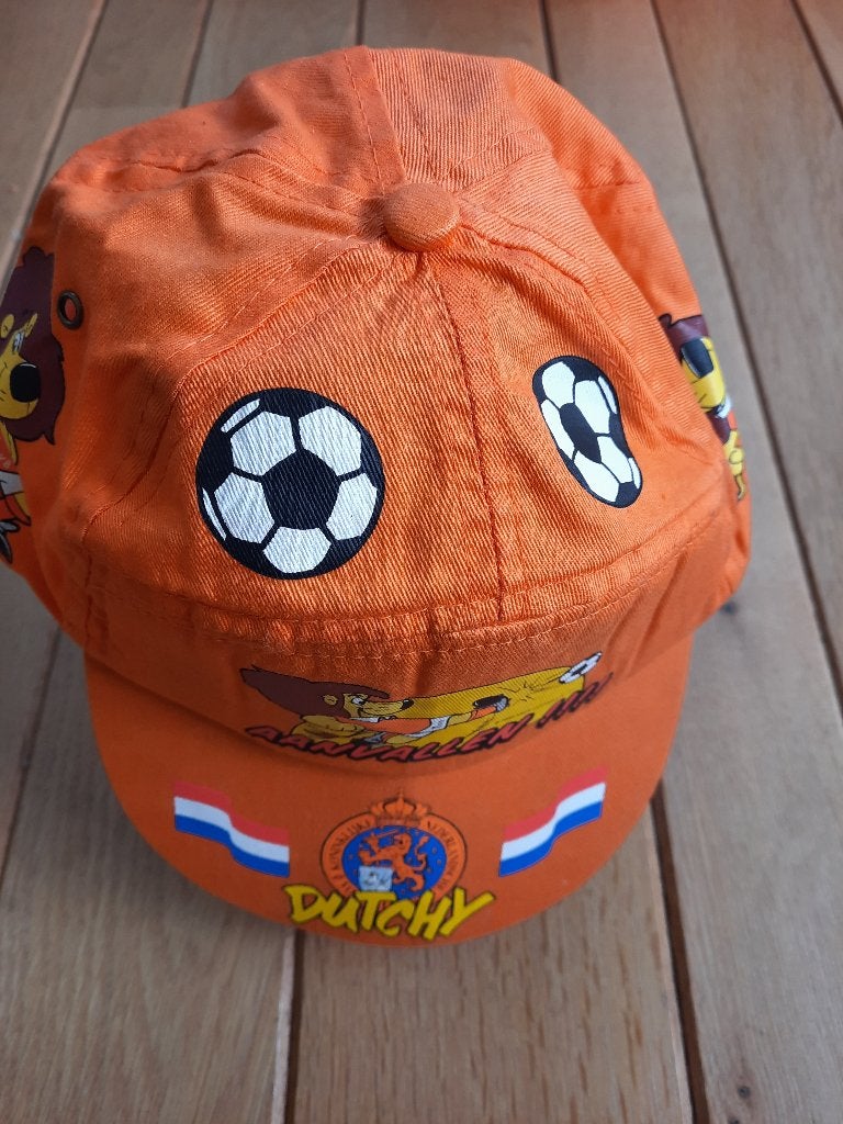 ORANJE VOETBAL Dutchy oranje pet, Ophalen of Verzenden, Oranje of Koningsdag