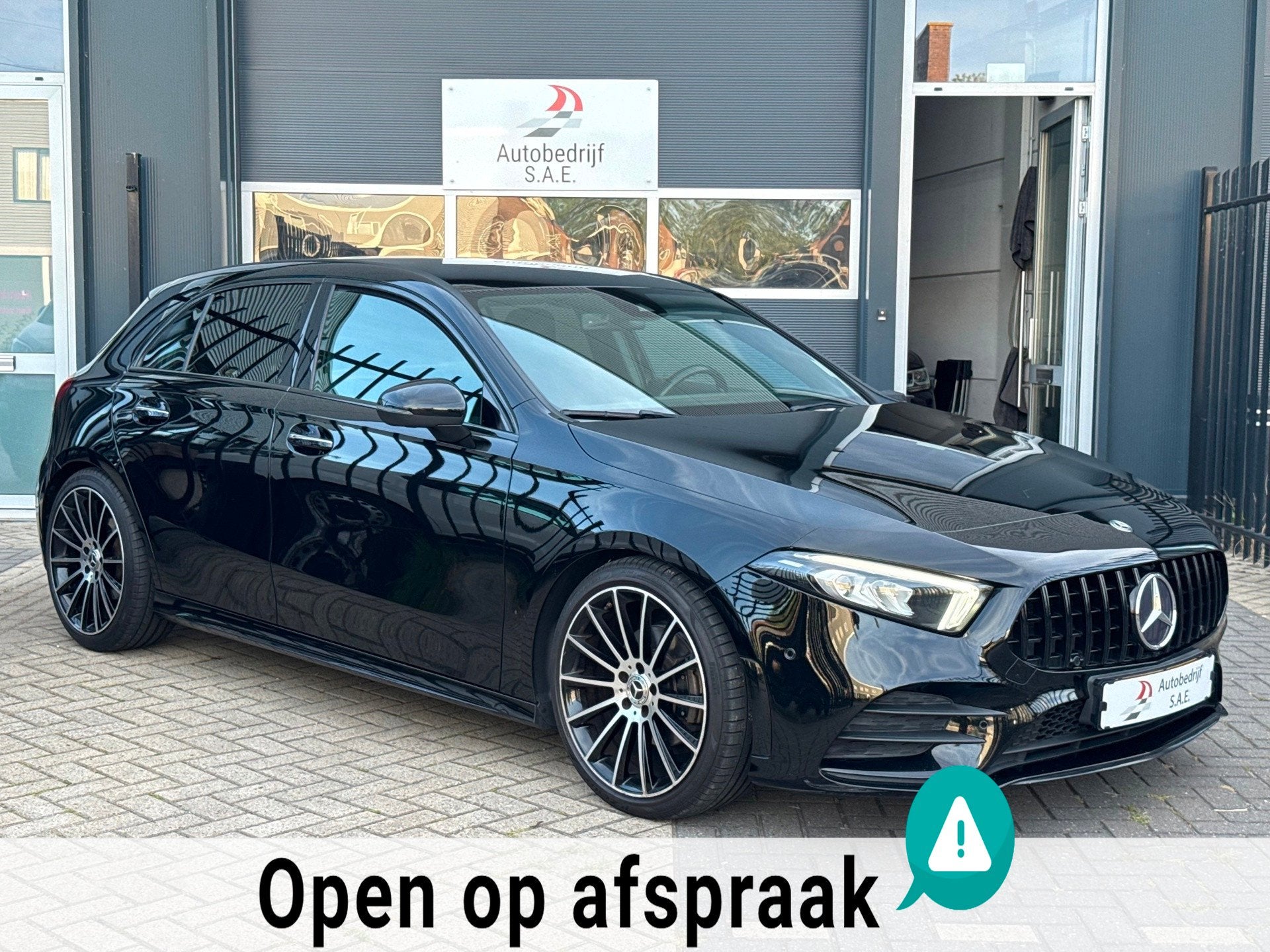 Mercedes-Benz A-klasse 200 AMG CARPLAY SFEERVERLICHTING CAME, Gebruikt, Euro 6, 4 cilinders, 19 km/l