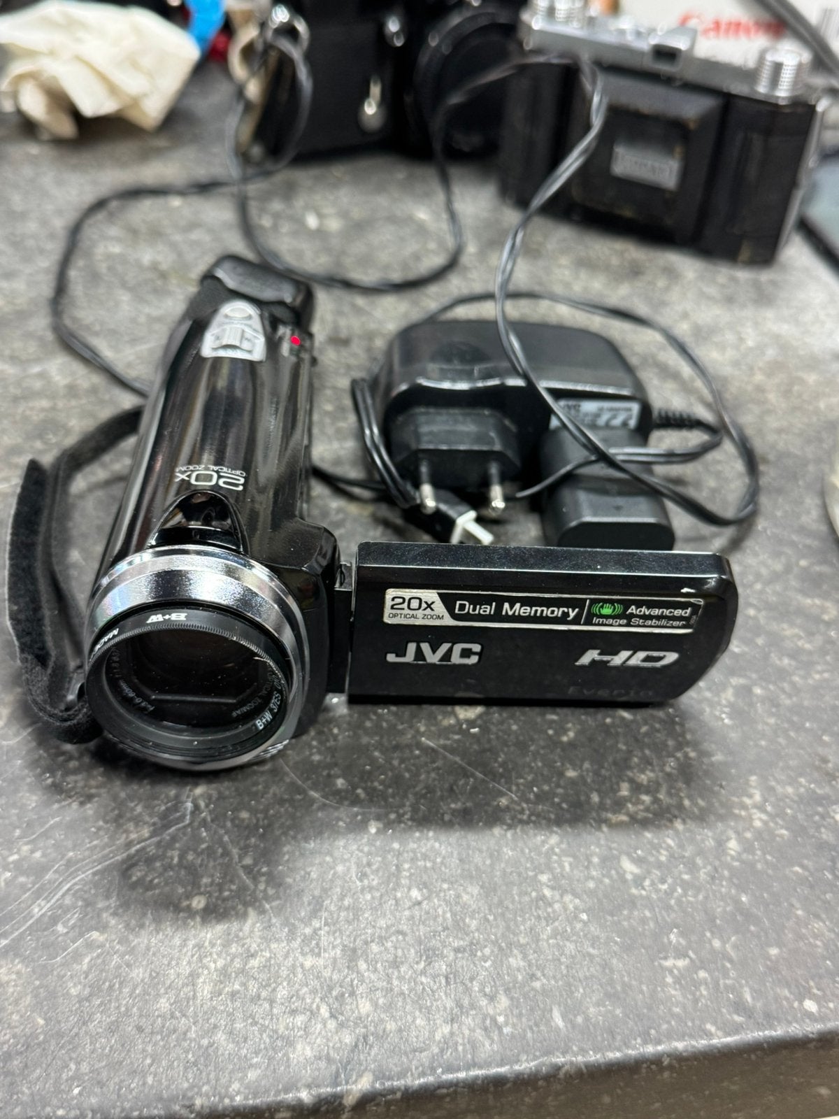 Mooie JVC camera met accesoires, Ophalen of Verzenden, Zo goed als nieuw, JVC, 20x of meer