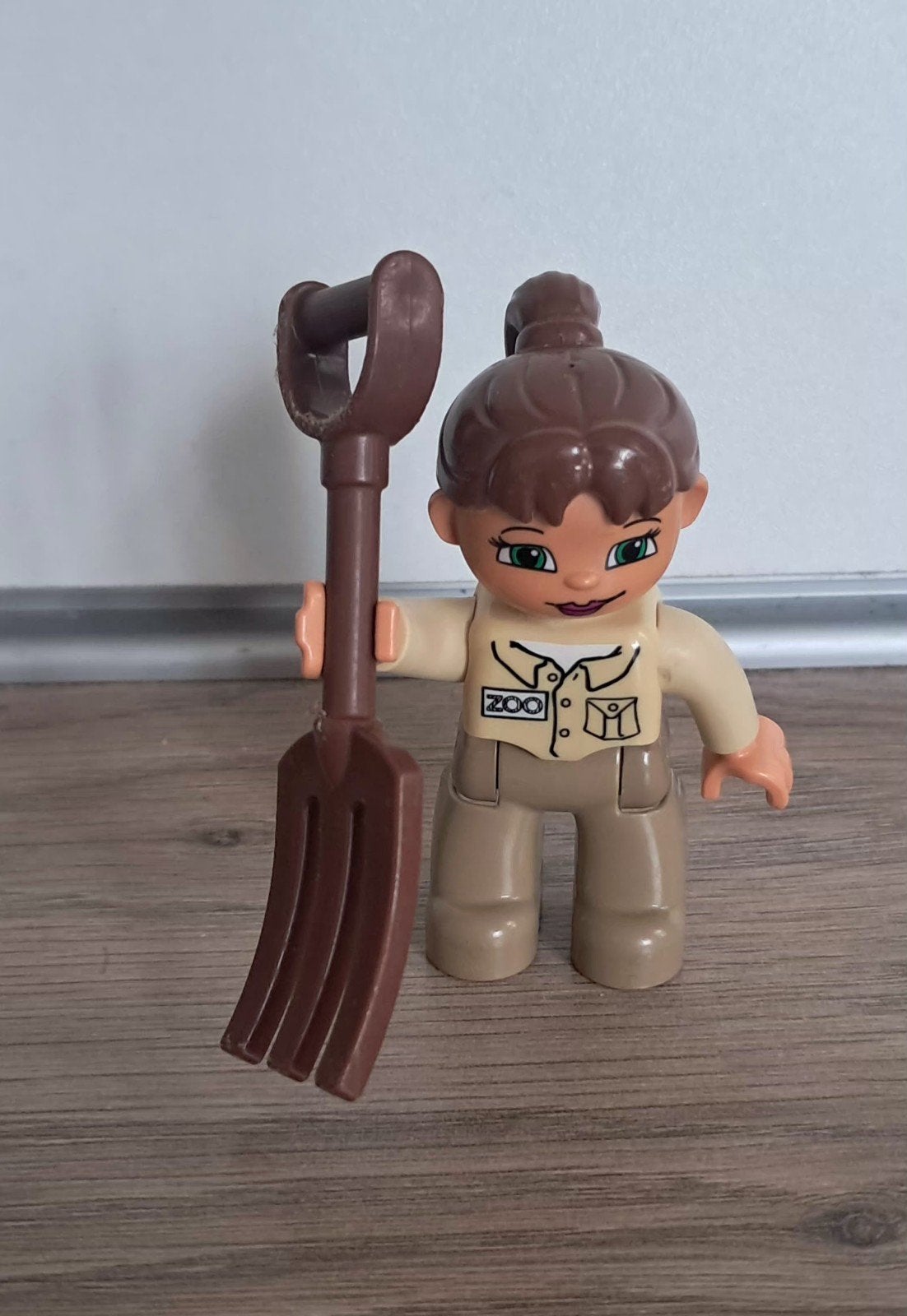 Lego Duplo Zoo Dierenverzorger met hooivork, Ophalen of Verzenden, Gebruikt, Overige merken