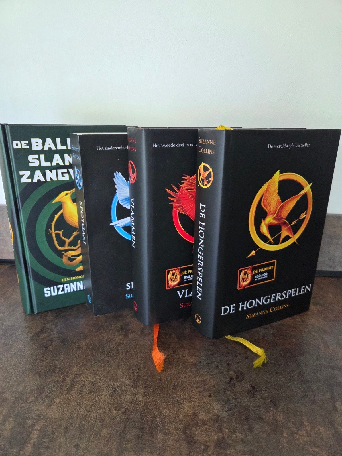 De Hongerspelen deel 1 t/m 3 + Prequel deel 4, Boeken, Romans, Zo goed als nieuw, Nederland, Ophalen of Verzenden