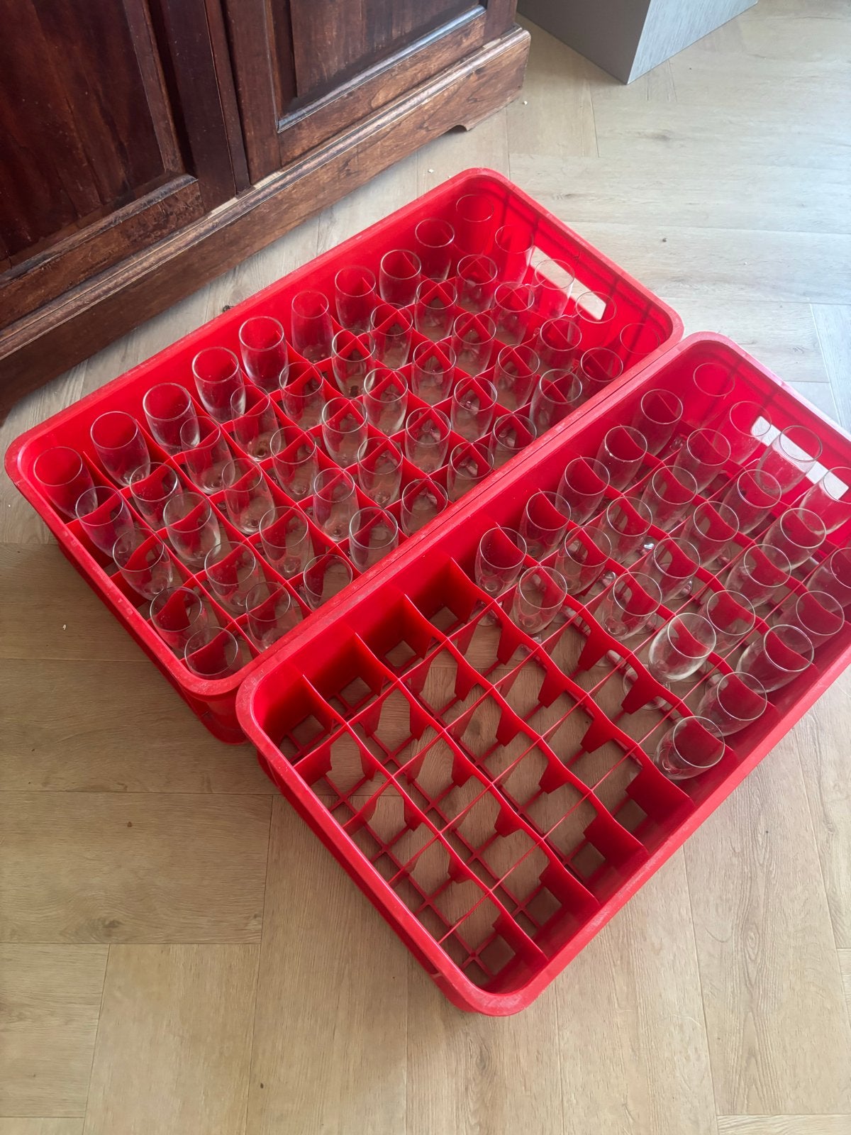 Champagne flutes in krat - Ideaal voor feesten en evenemente, Overige typen, Ophalen, Gebruikt, Glas