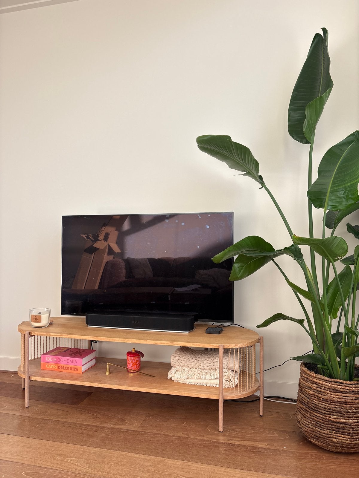 JYSK TV-meubel SNESLEV naturel eiken kleur, Ophalen, 100 tot 150 cm, Zo goed als nieuw, Minder dan 100 cm