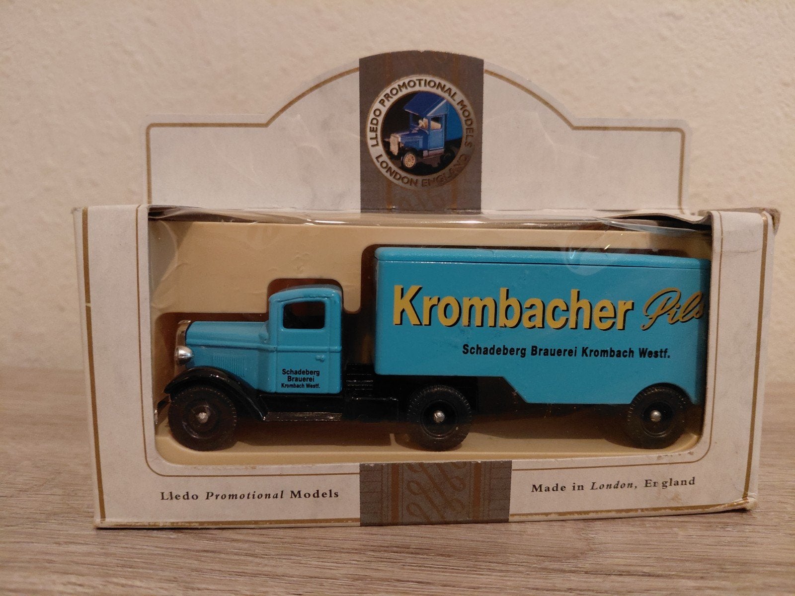 'Krombacher' Ford vrachtwagen met oplegger, Overige merken, Verzenden, 1:32 tot 1:50, Nieuw