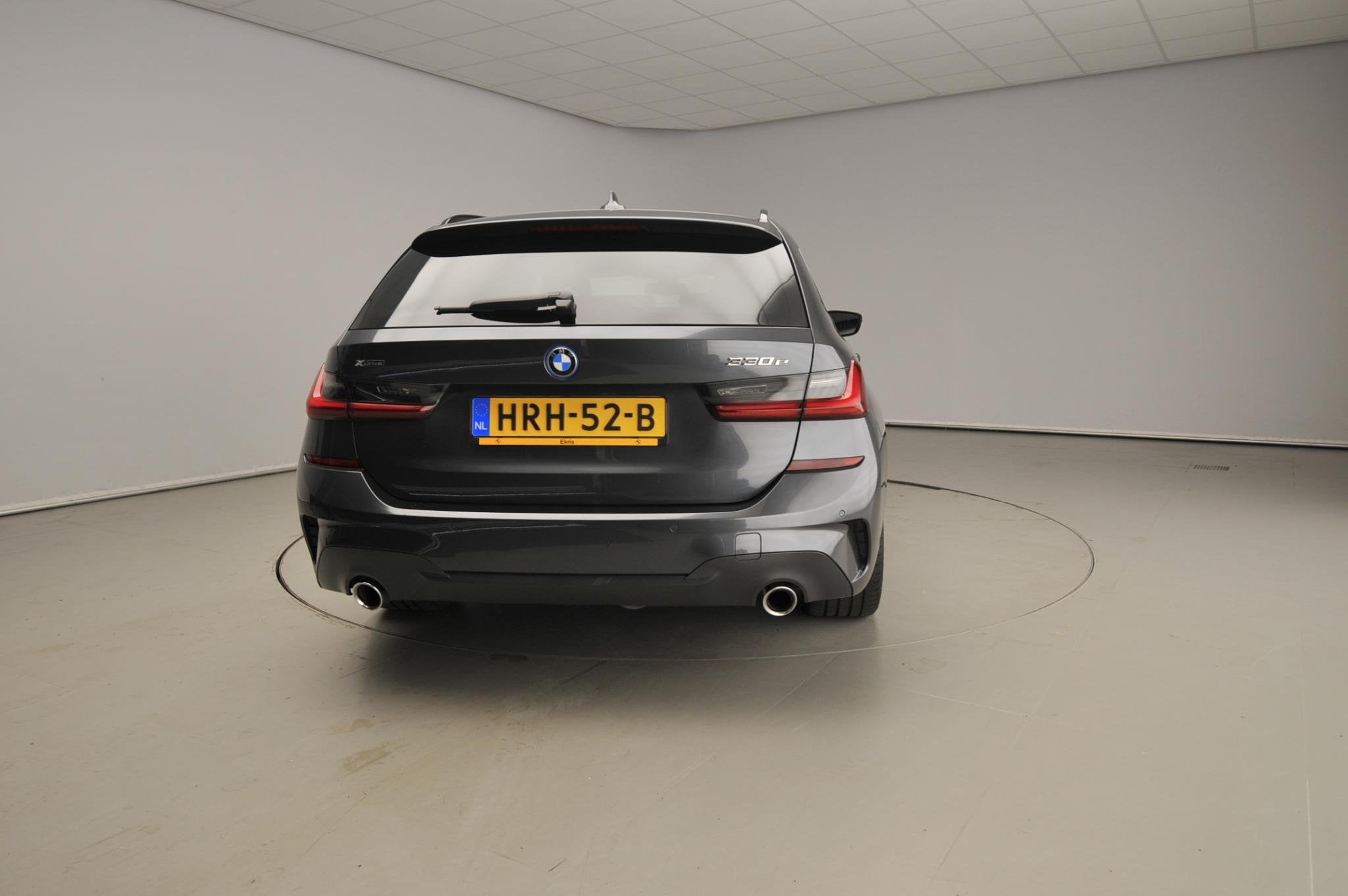 BMW 3 Serie Touring 330e xDrive M Sport/ Elektrische Trekhaa, Auto's, 1998 cc, Stof, Gebruikt, Euro 6