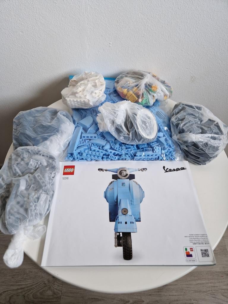 Lego icons, 10298, Vespa scooter, Ophalen of Verzenden, Zo goed als nieuw