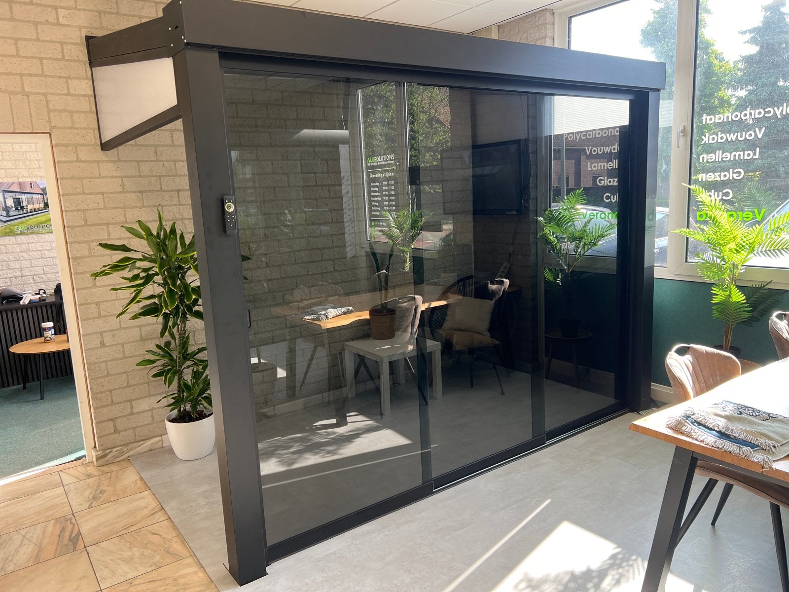 Luxe Zwarte Veranda met Dimbare LED & Glazen Schuifwanden, Tuin en Terras, Overkappingen, Ophalen, Info@alusolutions.nl, Zo goed als nieuw