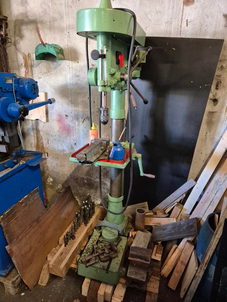 Robuuste Kolomboormachine - Perfect voor Werkplaats, Doe-het-zelf en Verbouw, Gereedschap | Boormachines, Ophalen, Gebruikt, 600 watt of meer