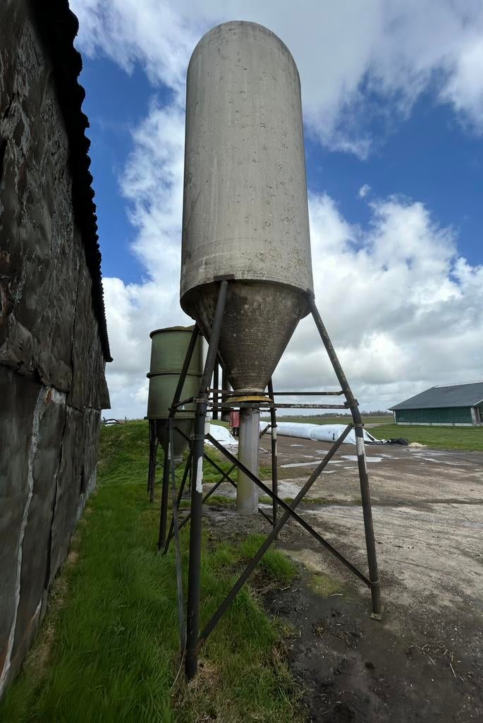 2 goede silos, Ophalen, Vee