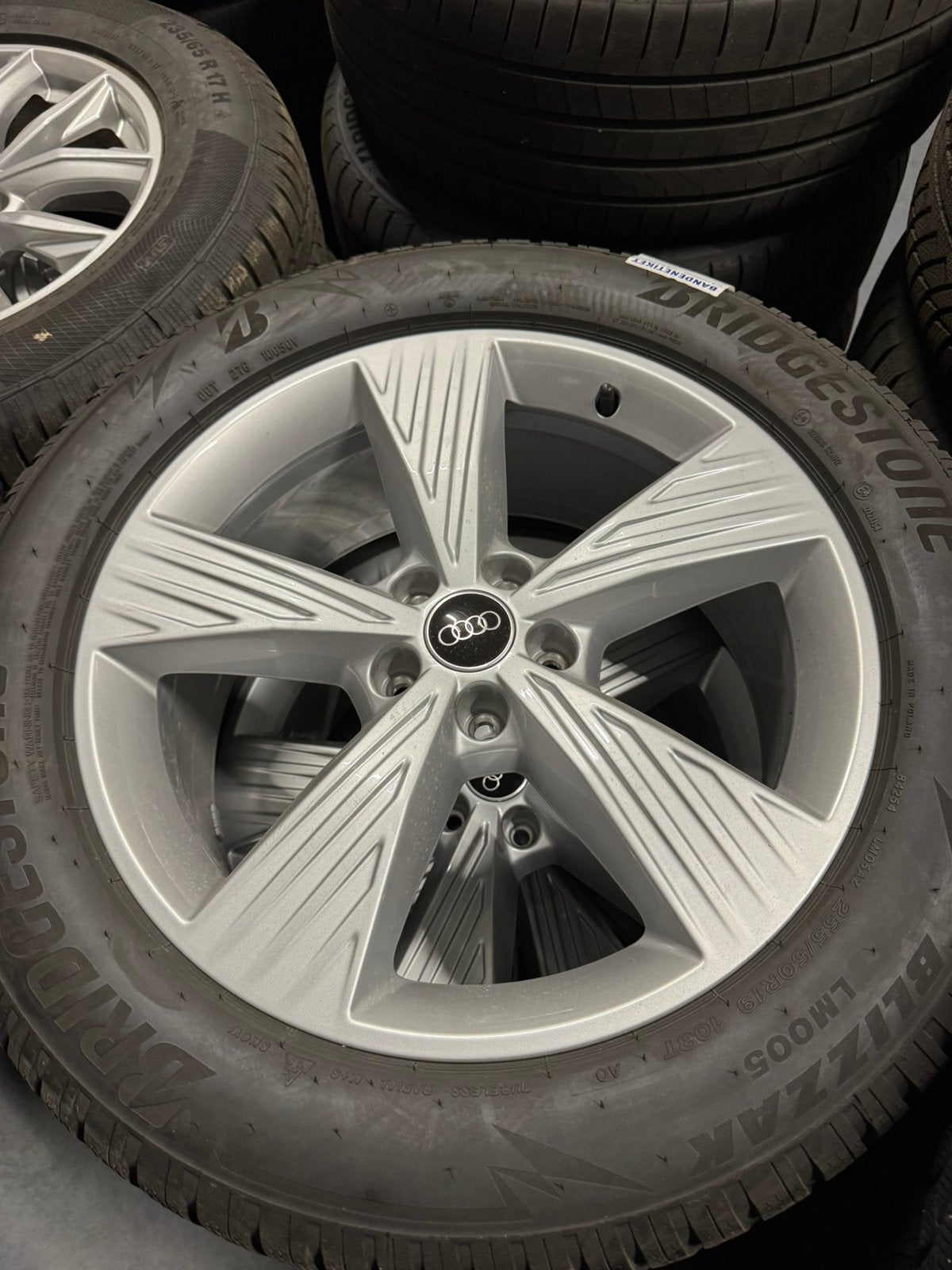 Winterset origineel Audi Q7 en etron velgen met banden 19”, Auto-onderdelen, Gebruikt, 255 mm, Banden en Velgen, Winterbanden