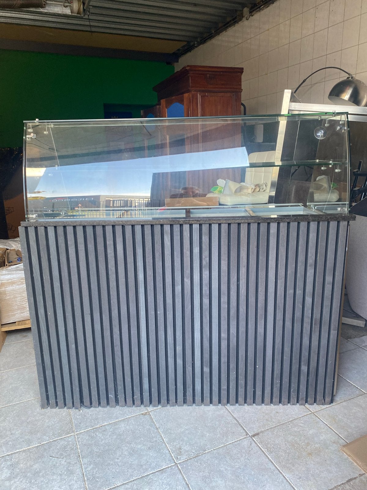 Gekoelde Vitrine met Werkbank - Ideaal voor Horeca, Ophalen, Gebruikt, Koelen en Vriezen