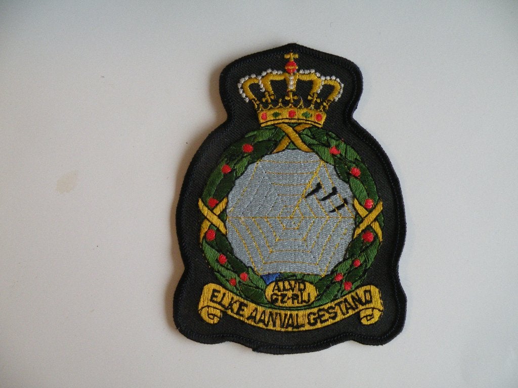 KLu RNLAF ALVD GZ-RIJ ELKE AANVAL LARGE CREST PATCH, Ophalen of Verzenden, Zo goed als nieuw, Kaart, Foto of Prent