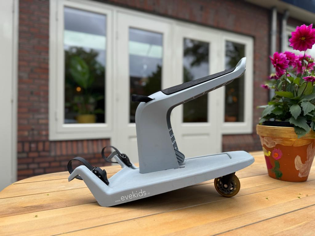Eve Kid-Sit Stone Grijs/Zwart - Comfortabel en Veilig, Ophalen, Gebruikt