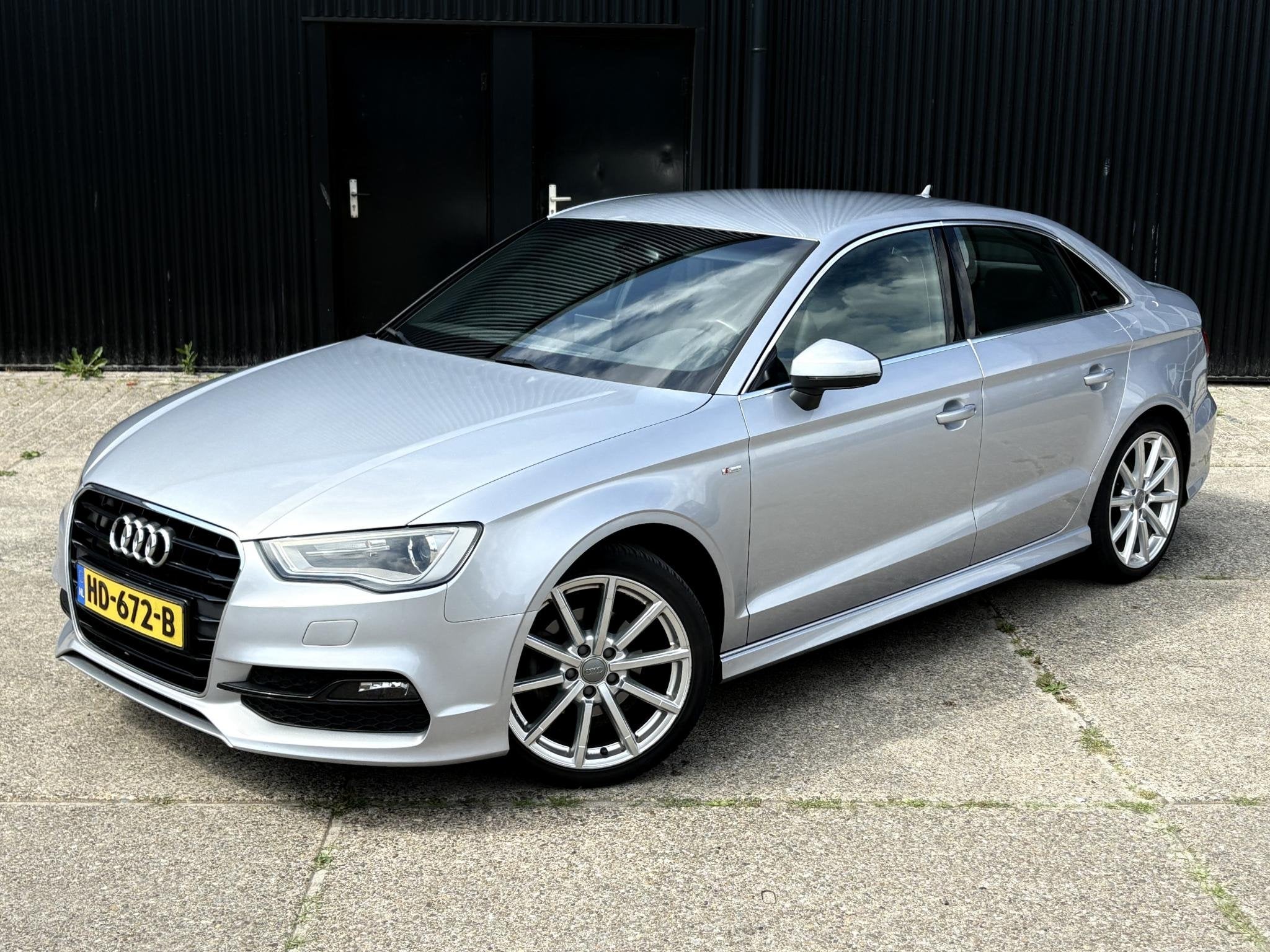 Audi A3 Limousine 1.4 TFSI | LMV | 150PK | TREKHAAK | LED |, Gebruikt, 4 cilinders, 150 pk, Leder en Stof
