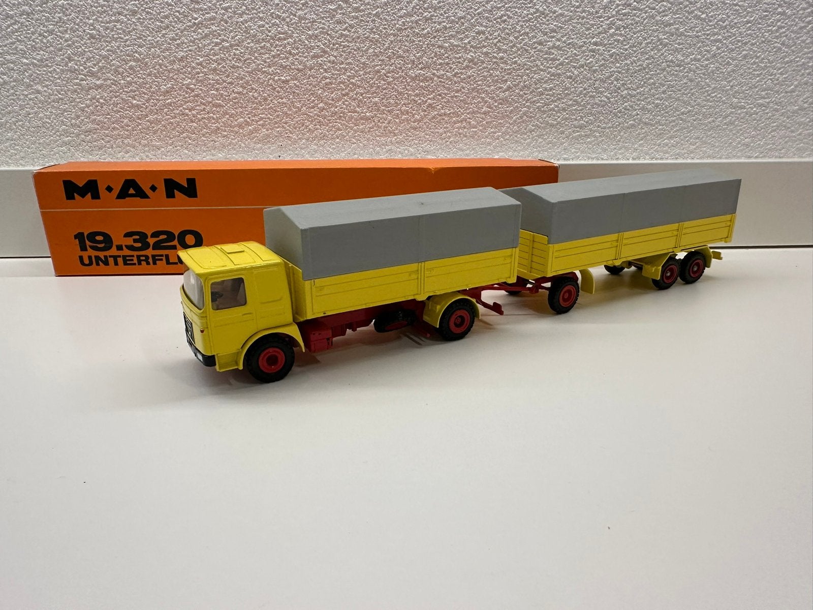 Conrad, MAN 19.320 Unterflur motorwagen met aanhanger., Hobby en Vrije tijd, Ophalen of Verzenden, Zo goed als nieuw, Bus of Vrachtwagen
