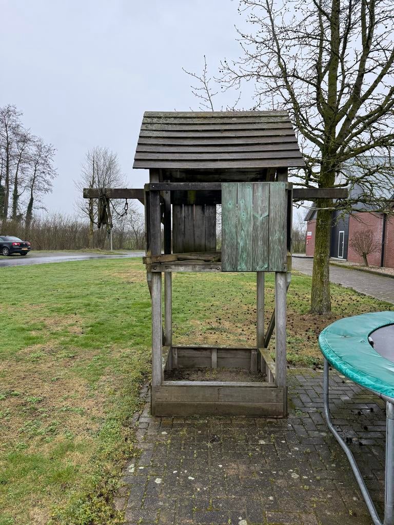 Trampoline en houten speelhuisje - Gebruikte speeltoestellen, Ophalen, Gebruikt, Berg toys, Info@kachel.nl