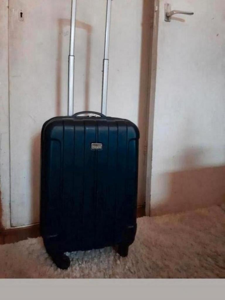 Te koop, 1in Zwart kleur handbagage beschikbaar., Ophalen, Hard kunststof