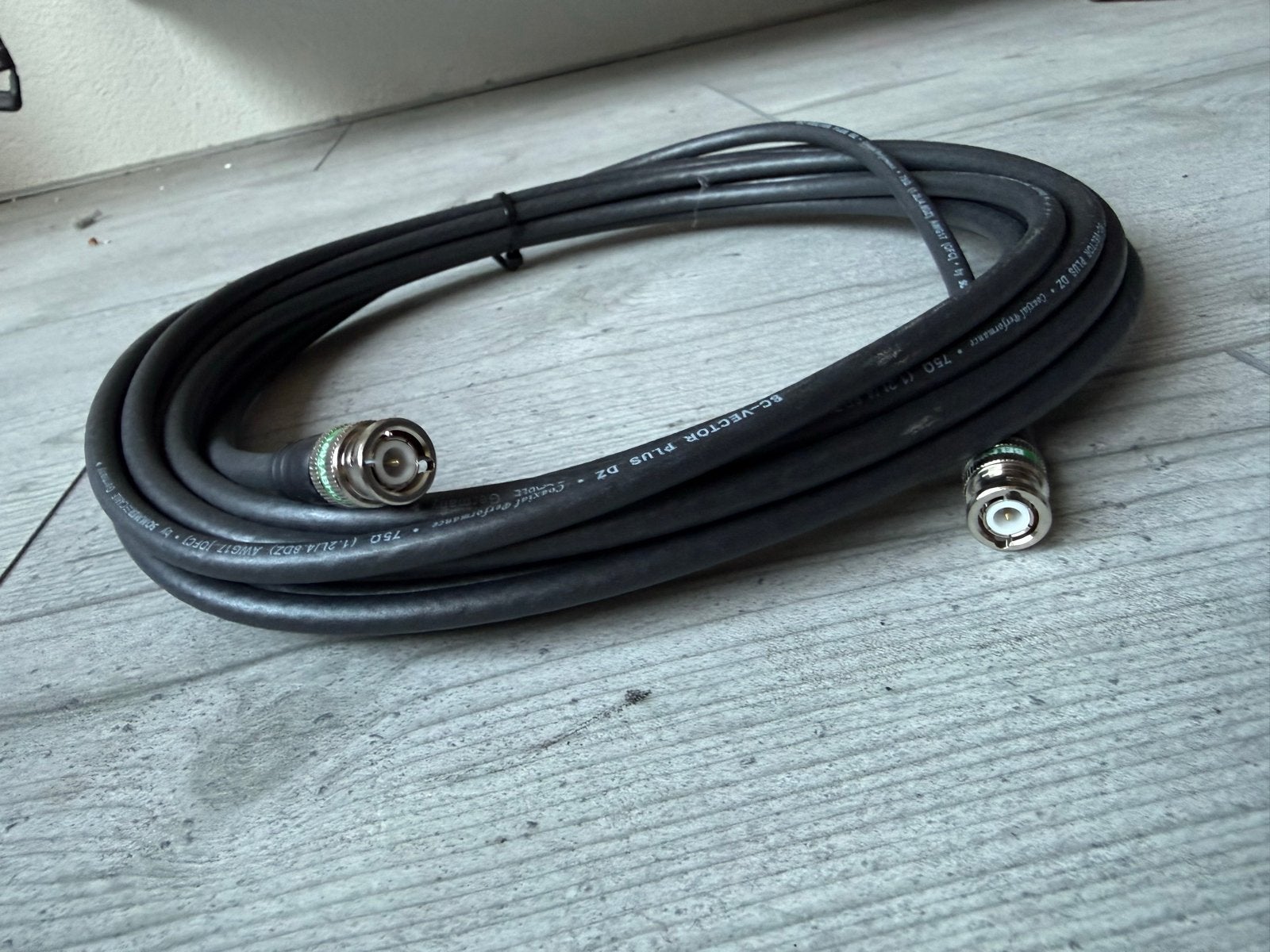 SC-VECTOR PLUS D2 Coaxiale Kabel - 75 Ohm, Ophalen of Verzenden, Zo goed als nieuw, 2 tot 5 meter, Coaxiale kabel