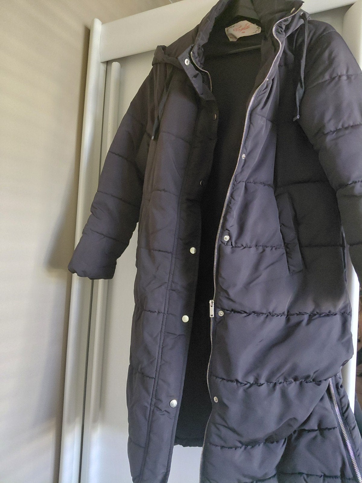 Zwarte lange winterjas Voyelles maat 36, Kleding | Dames, Ophalen, Zwart, Zo goed als nieuw, Maat 36 (S)