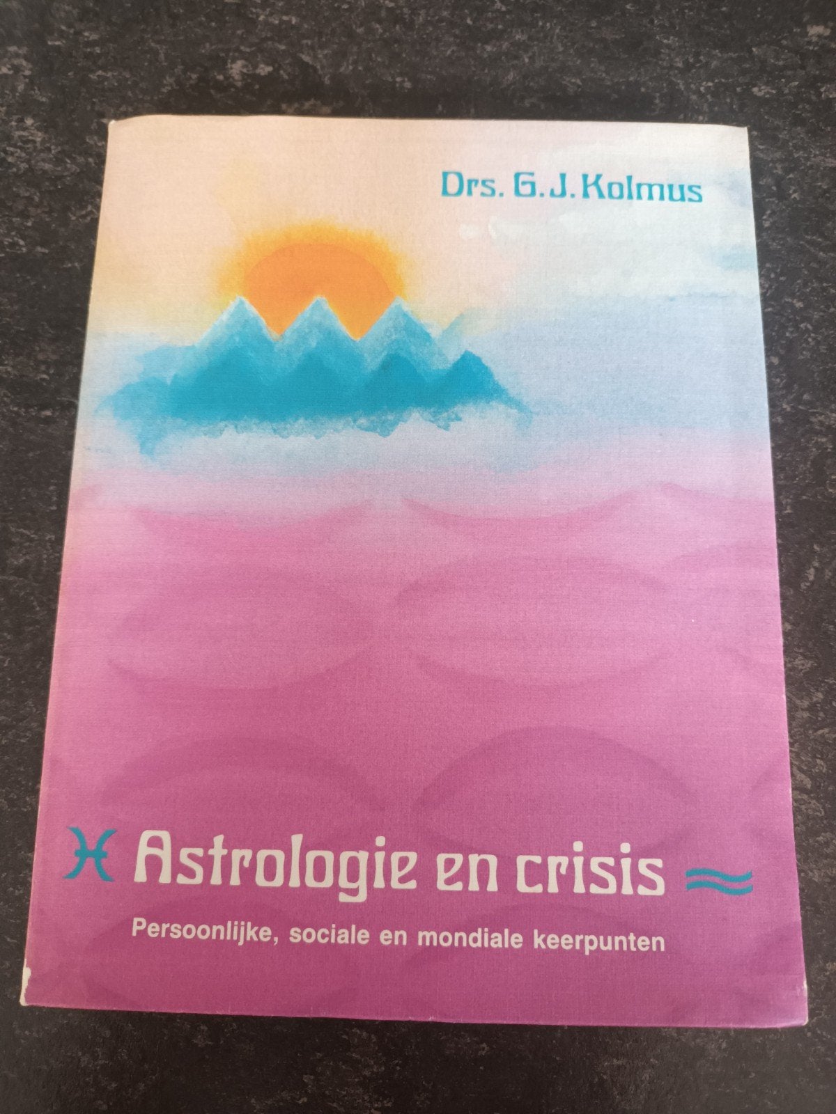 Astrologie en crisis - G.J.Kolmus, Boeken, Esoterie en Spiritualiteit, Gelezen, Achtergrond en Informatie, Astrologie, Ophalen of Verzenden