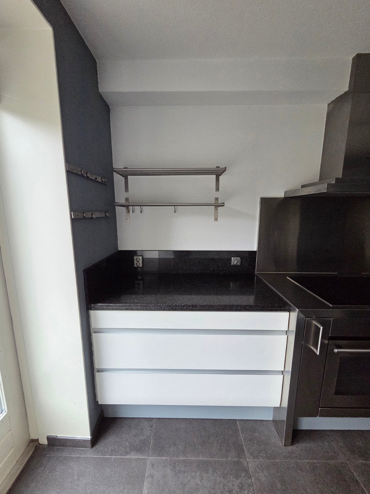 Complete witte keuken met granieten blad en topapparatuur, Ophalen, Gebruikt, Wit, Graniet of Steen