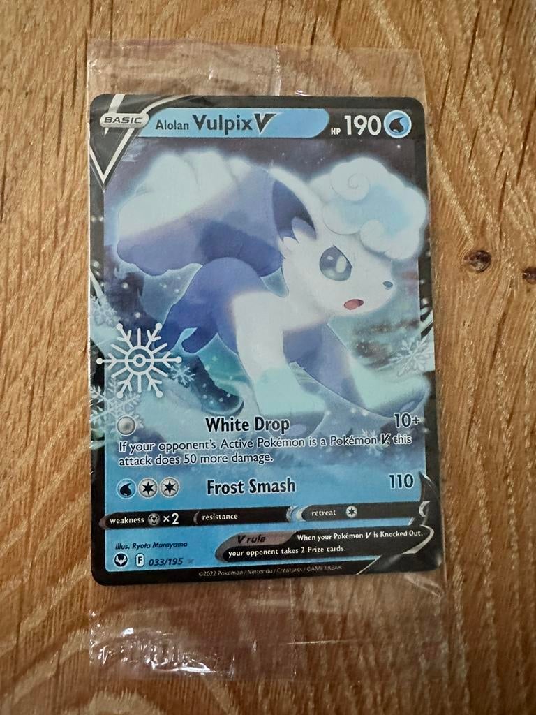 Sealed Alolan Vulpix V 033/195 Silver Tempest Snowflake Stam, Ophalen of Verzenden, Nieuw, Losse kaart