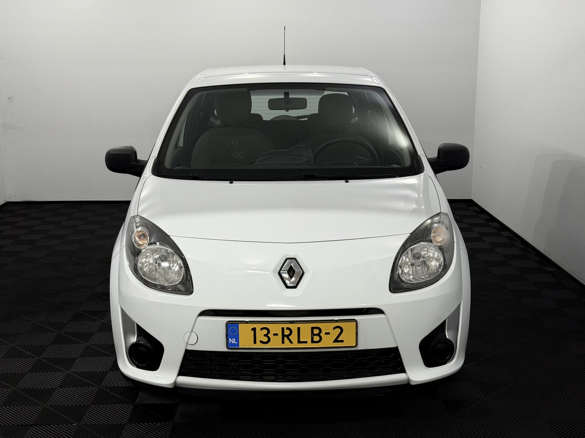 Renault Twingo 1.2-16V Authentique Inruilauto’s tegen vast, Auto's, Gebruikt, 4 cilinders, 4 stoelen, Wit