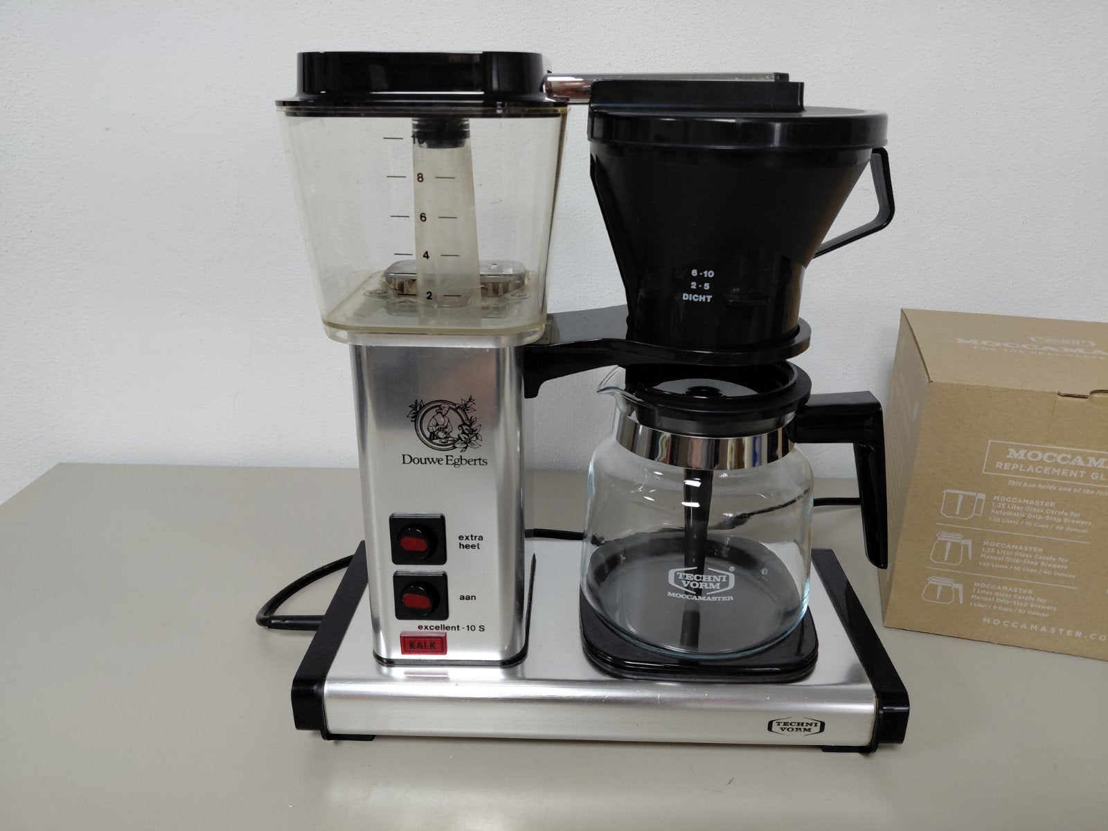 Douwe Egberts Excellent-10 S Moccamaster Koffiezetapparaat, Witgoed en Apparatuur, Koffiezetapparaten, Gebruikt, Gemalen koffie